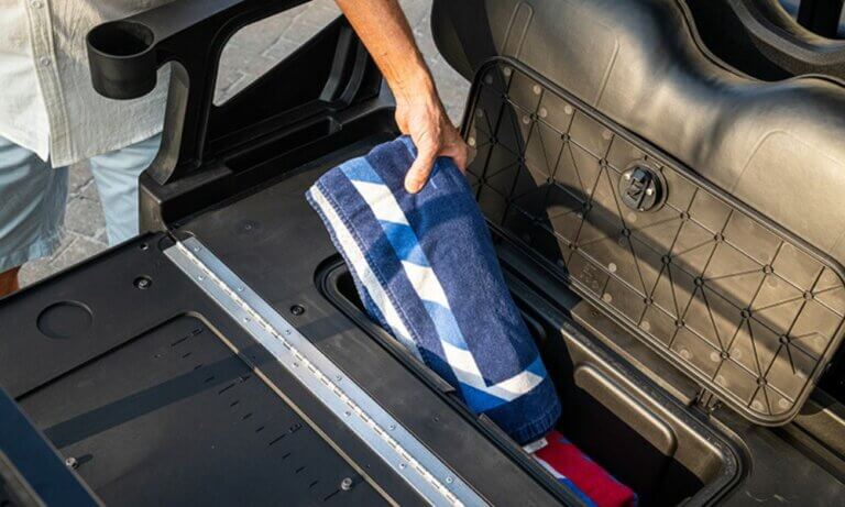 תא אחסון אחורי לרכב תפעולי 6 מקומות